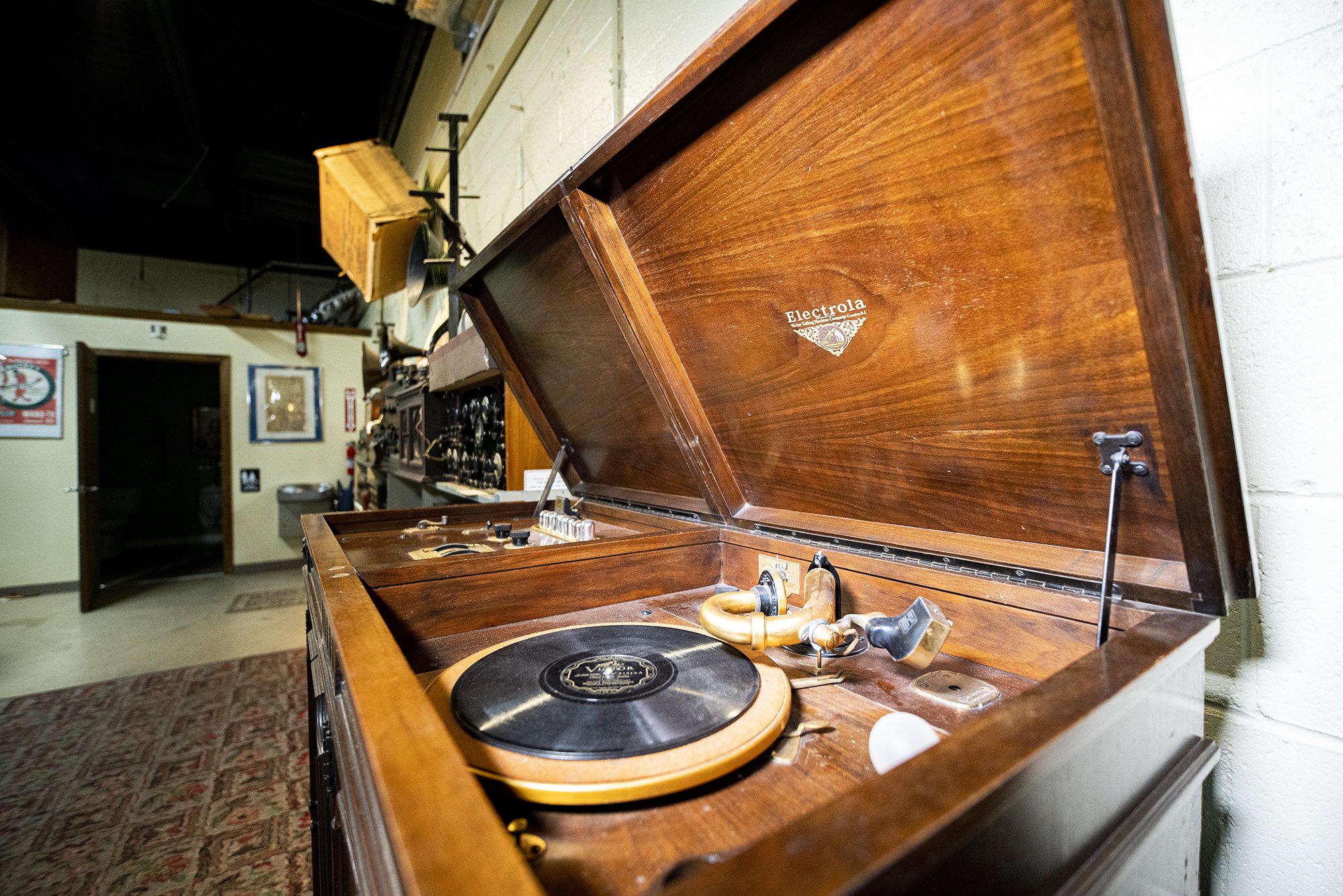 Exhibits & Collections — The Vintage Radio and Communications